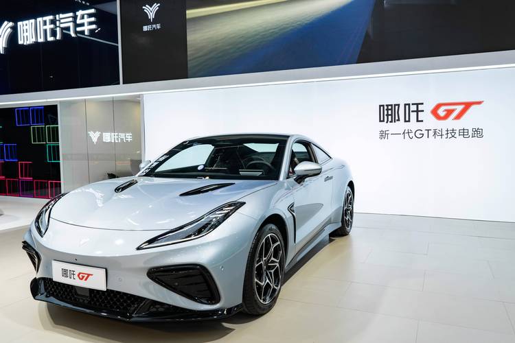 佛山三水区彩铁思企业管理咨询哪吒汽车在智能汽车领域的表现，领途汽车在新能源汽车市场中的影响力